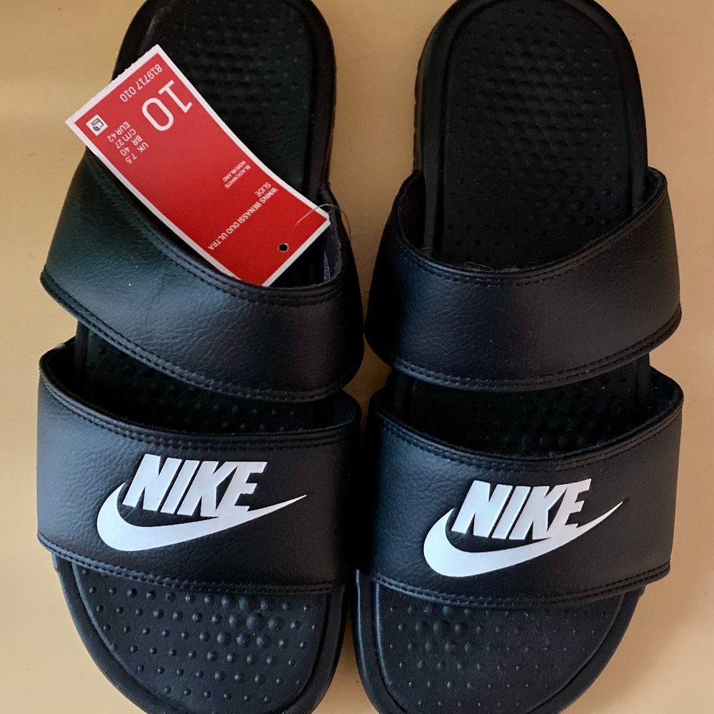 Nike Women's Benassi Duo Ultra Slide